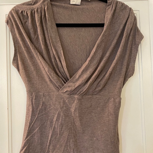 Pre loved 9h15 size medium sleeveless top. - Picture 2 of 3